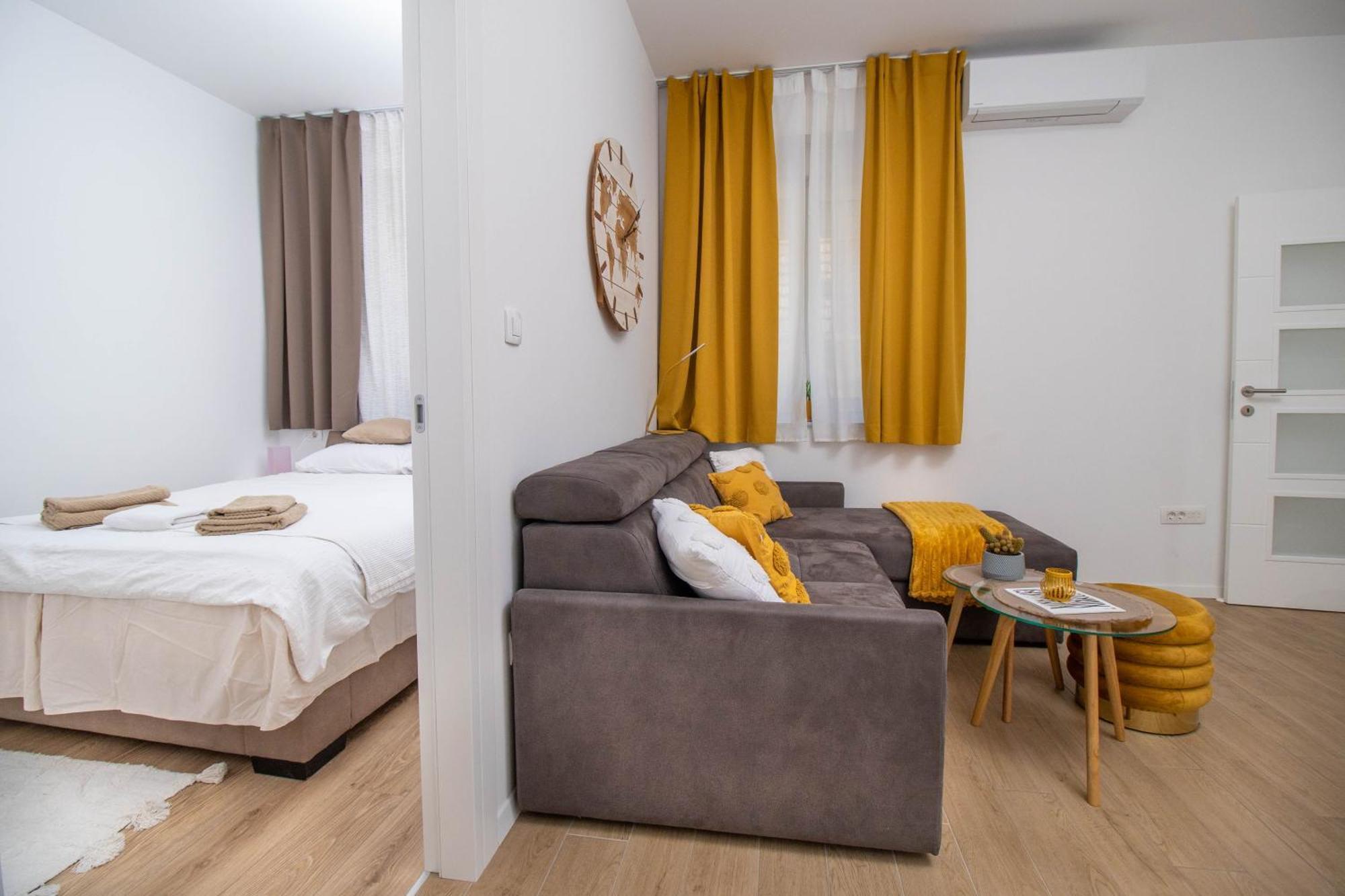 Apartman Maki Vinkovci Bagian luar foto