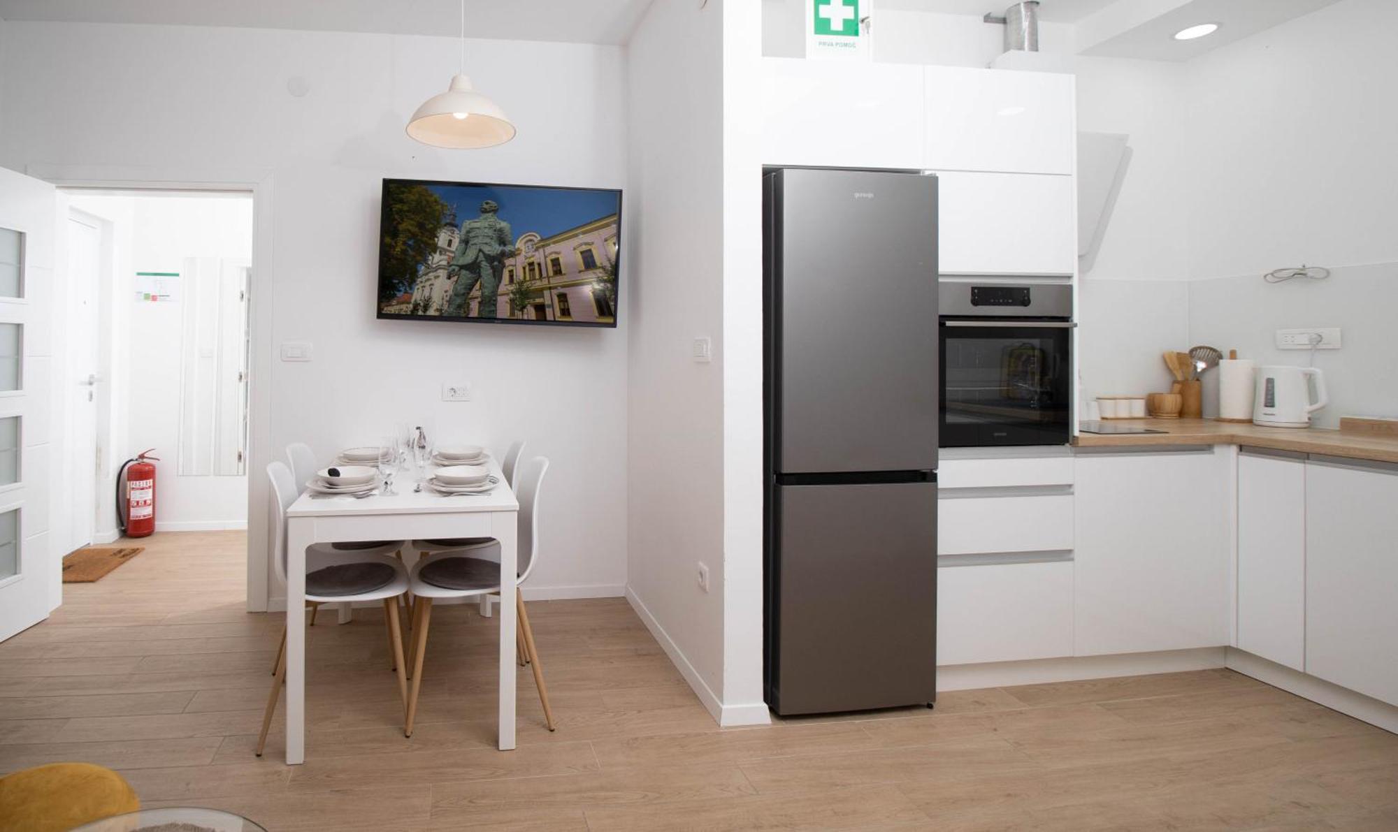 Apartman Maki Vinkovci Bagian luar foto