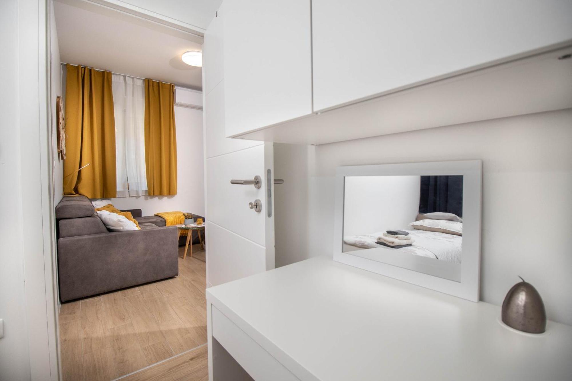 Apartman Maki Vinkovci Bagian luar foto